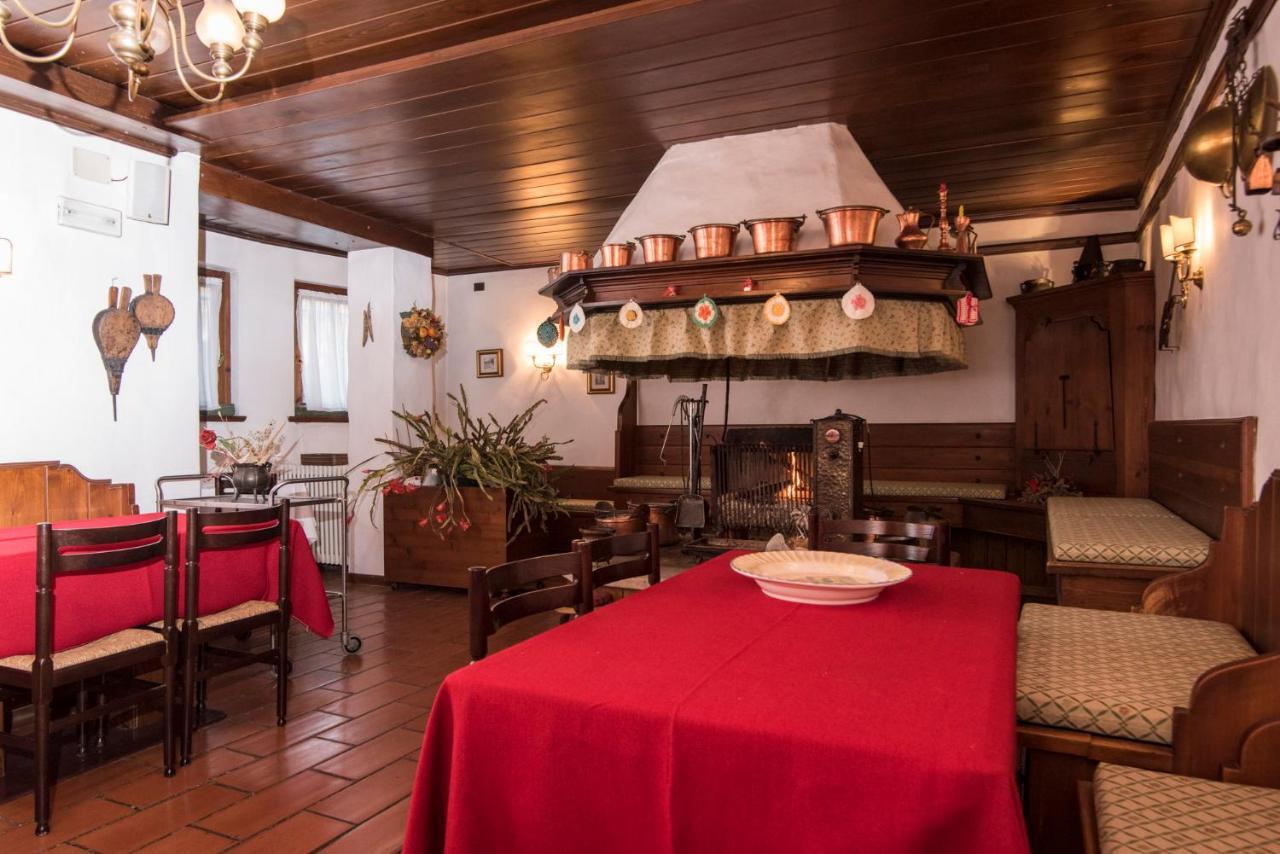 Al Sole Hotel Ristorante Dal 1870 ピエーヴェ・ディ・カドーレ エクステリア 写真