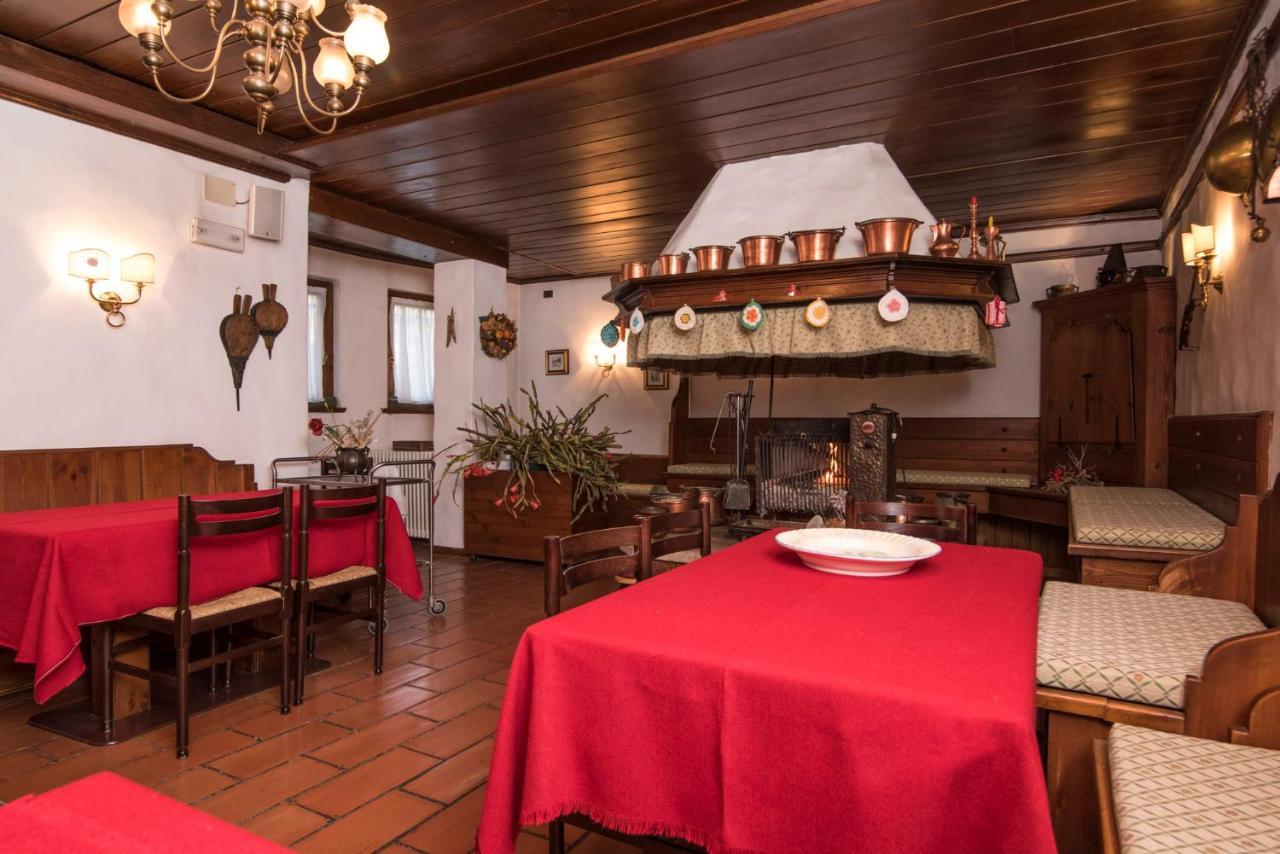 Al Sole Hotel Ristorante Dal 1870 ピエーヴェ・ディ・カドーレ エクステリア 写真