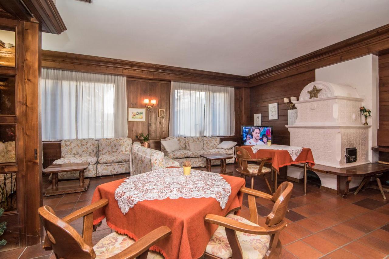 Al Sole Hotel Ristorante Dal 1870 ピエーヴェ・ディ・カドーレ エクステリア 写真