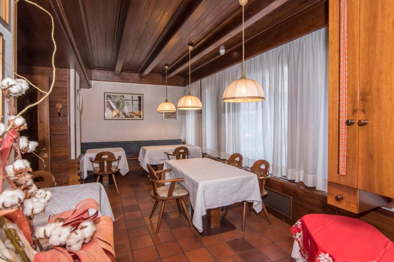 Al Sole Hotel Ristorante Dal 1870 ピエーヴェ・ディ・カドーレ エクステリア 写真