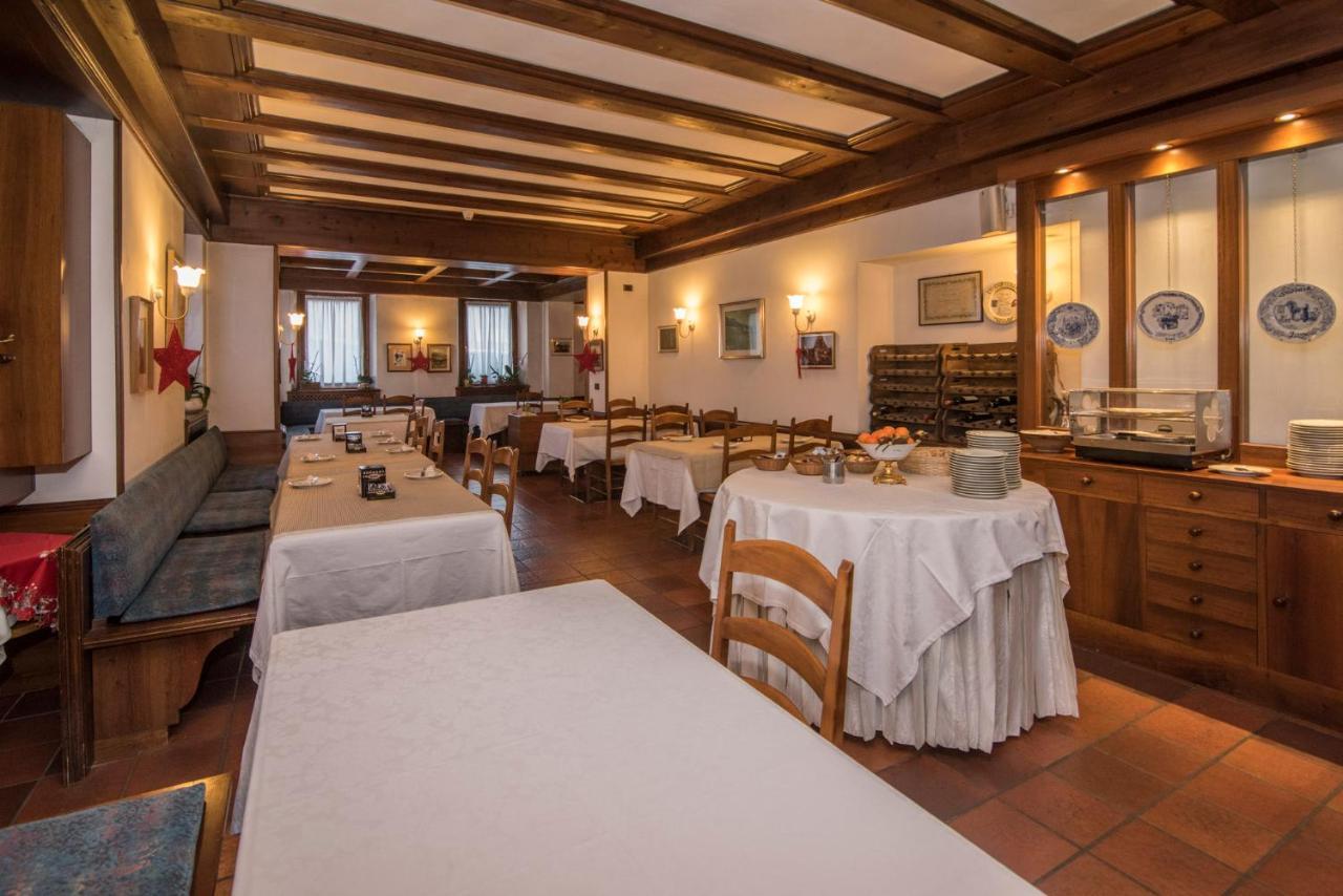 Al Sole Hotel Ristorante Dal 1870 ピエーヴェ・ディ・カドーレ エクステリア 写真