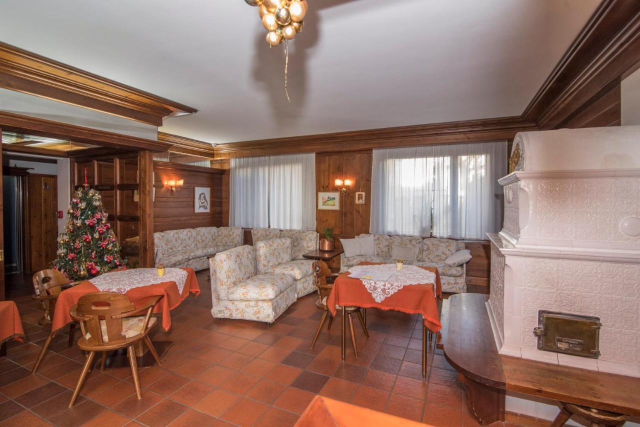 Al Sole Hotel Ristorante Dal 1870 ピエーヴェ・ディ・カドーレ エクステリア 写真