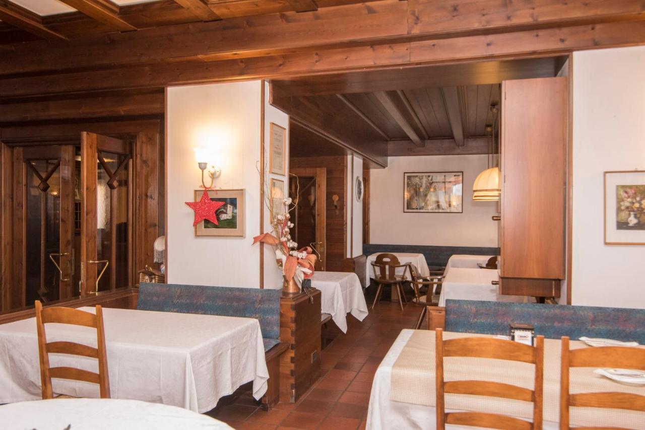 Al Sole Hotel Ristorante Dal 1870 ピエーヴェ・ディ・カドーレ エクステリア 写真
