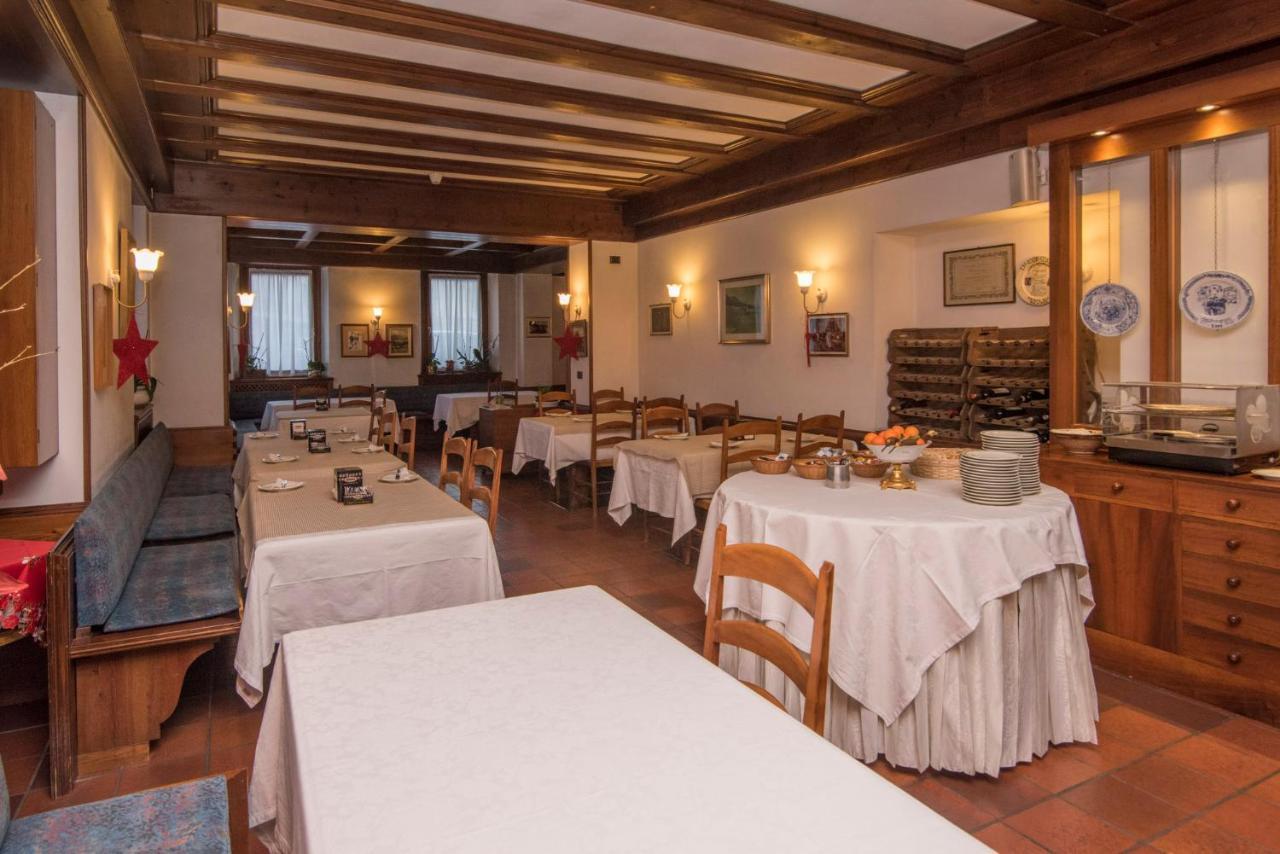 Al Sole Hotel Ristorante Dal 1870 ピエーヴェ・ディ・カドーレ エクステリア 写真