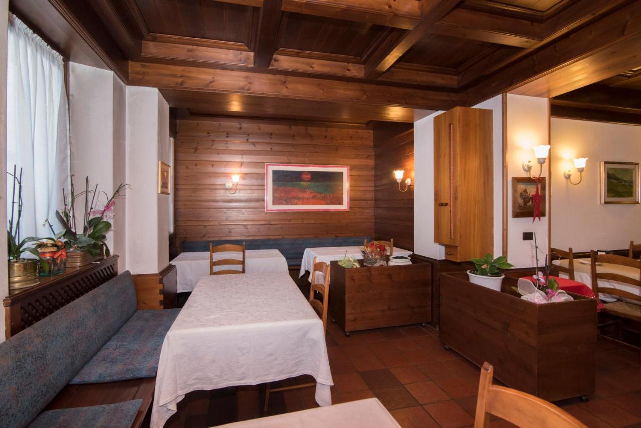 Al Sole Hotel Ristorante Dal 1870 ピエーヴェ・ディ・カドーレ エクステリア 写真