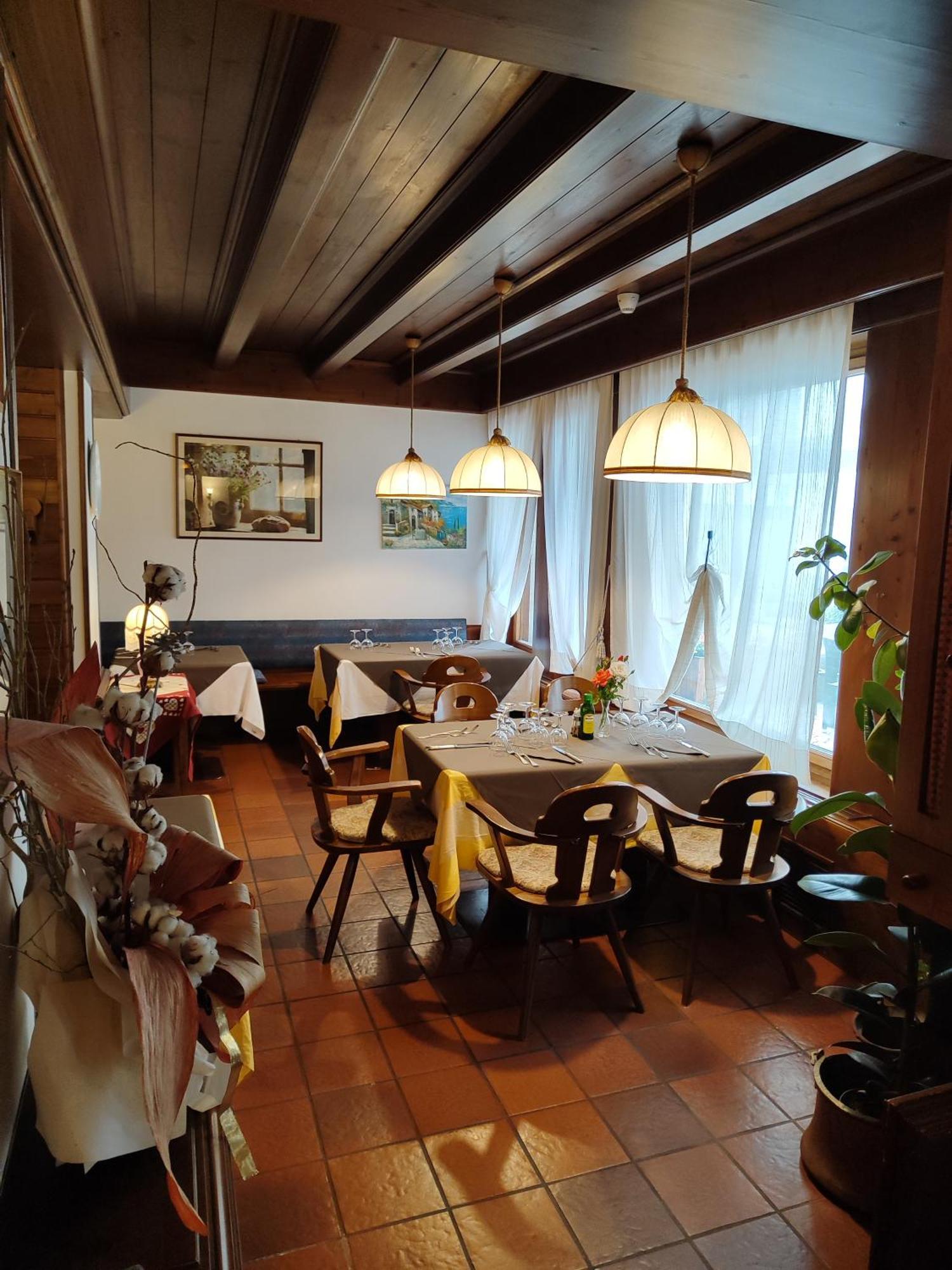 Al Sole Hotel Ristorante Dal 1870 ピエーヴェ・ディ・カドーレ エクステリア 写真